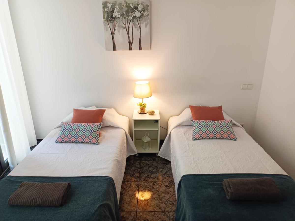 By Plaza Urquinaona Rooms Barcelona Ngoại thất bức ảnh