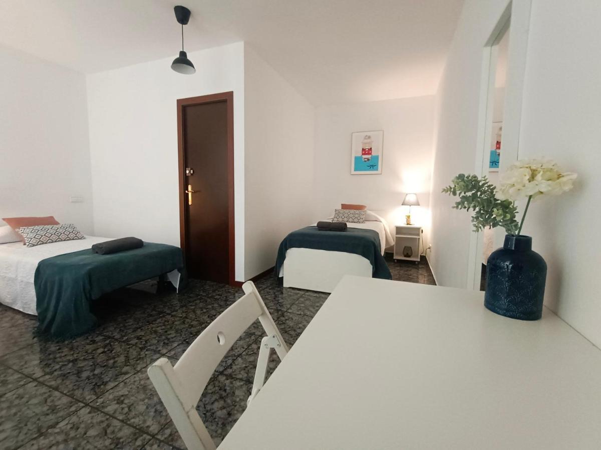 By Plaza Urquinaona Rooms Barcelona Ngoại thất bức ảnh