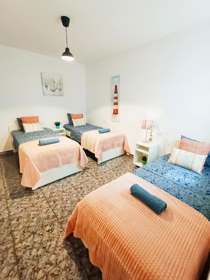 By Plaza Urquinaona Rooms Barcelona Ngoại thất bức ảnh