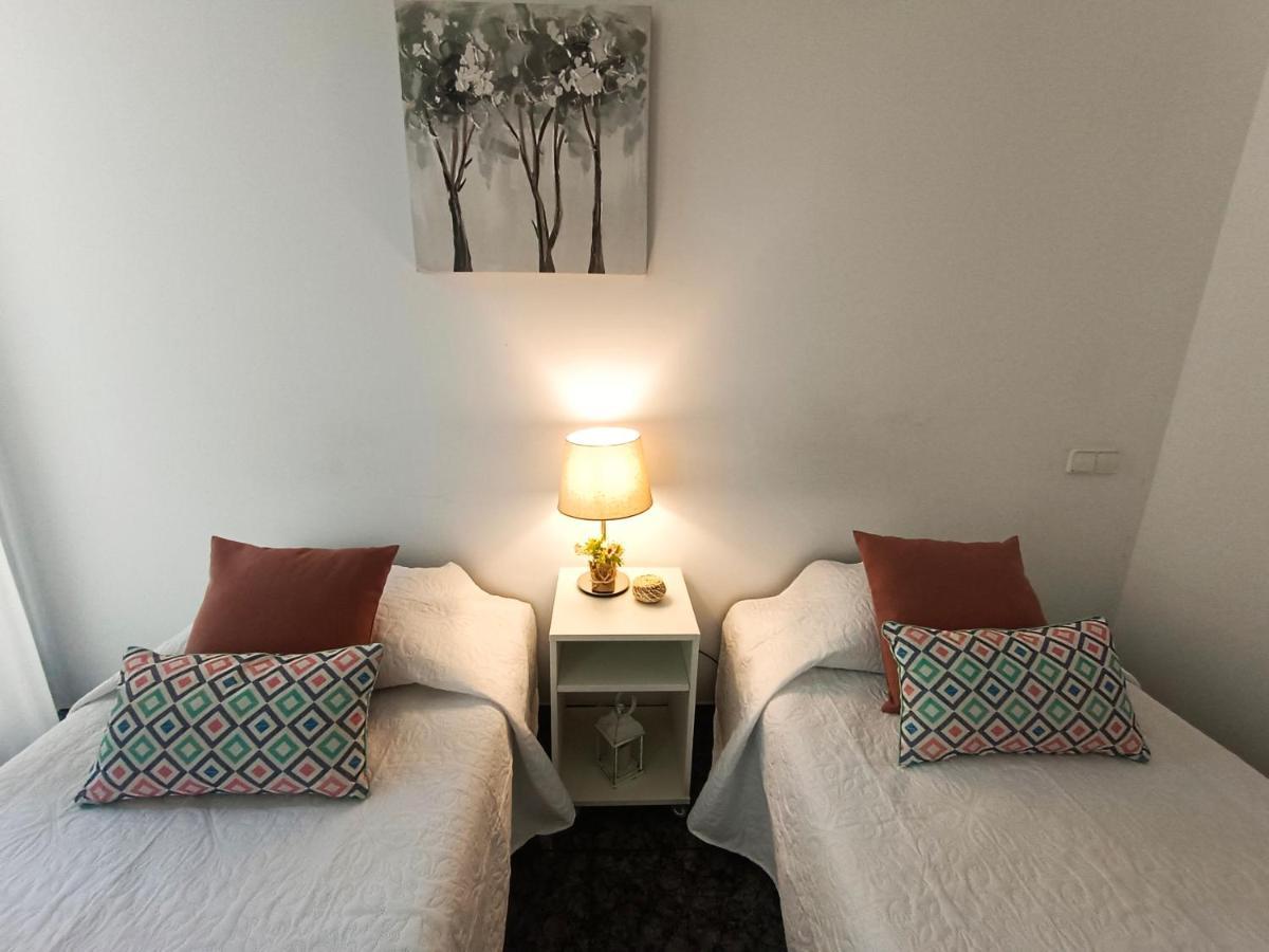 By Plaza Urquinaona Rooms Barcelona Ngoại thất bức ảnh