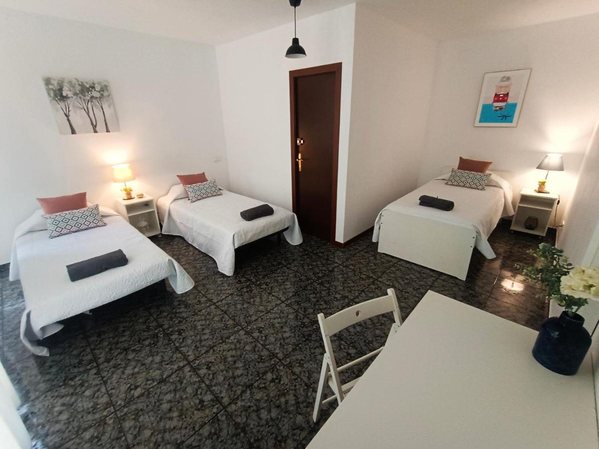 By Plaza Urquinaona Rooms Barcelona Ngoại thất bức ảnh