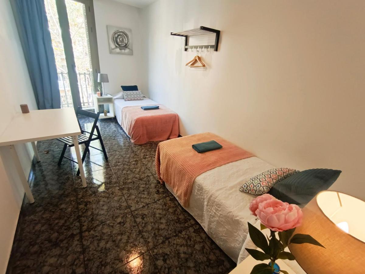 By Plaza Urquinaona Rooms Barcelona Ngoại thất bức ảnh