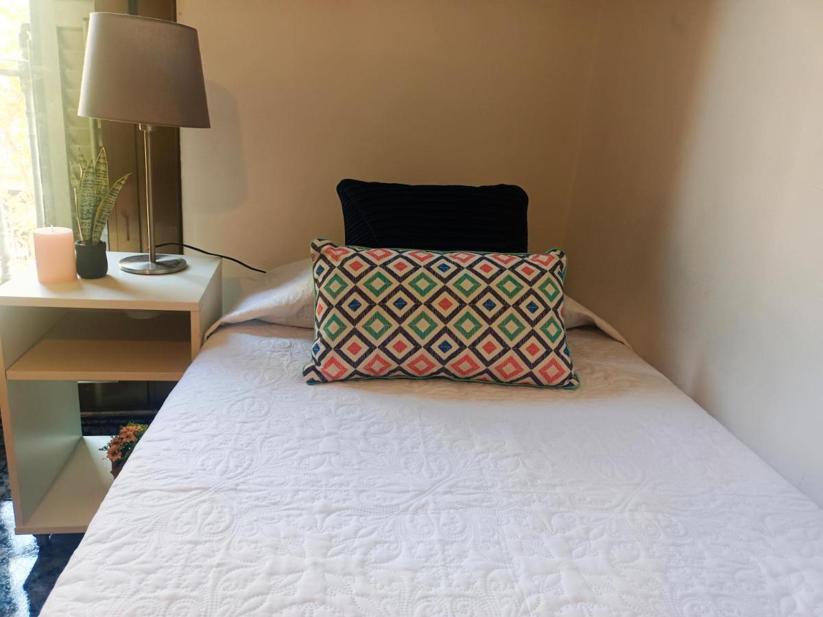 By Plaza Urquinaona Rooms Barcelona Ngoại thất bức ảnh