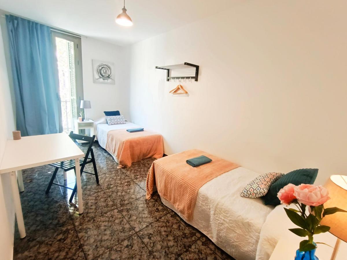 By Plaza Urquinaona Rooms Barcelona Ngoại thất bức ảnh