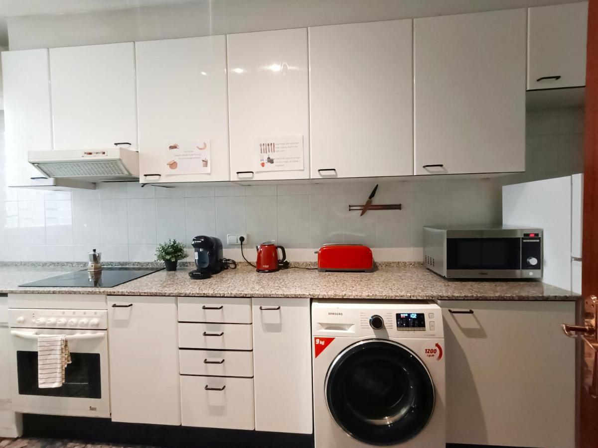 By Plaza Urquinaona Rooms Barcelona Ngoại thất bức ảnh